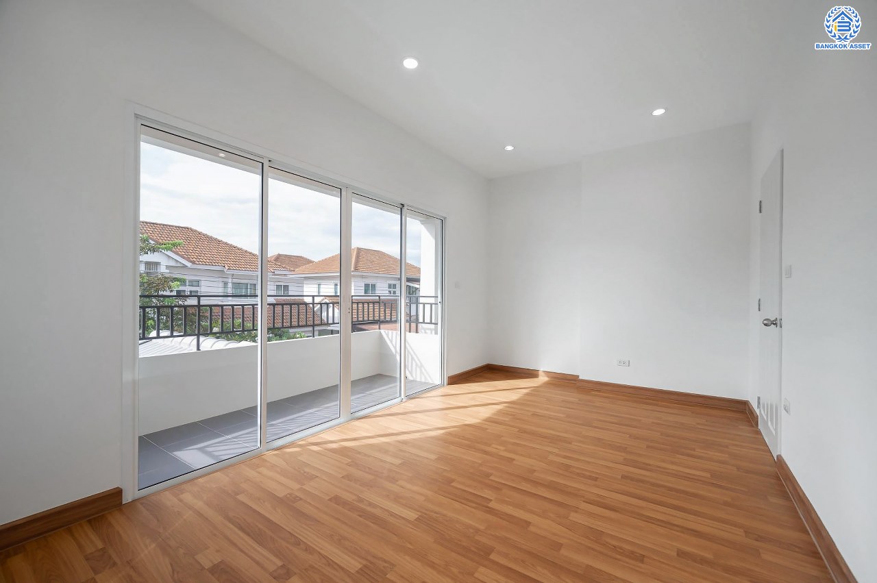 บ้านมือสองตกแต่งใหม่ โครงการ เพอร์เฟคเพลส1 ราชพฤกษ์ คุณภาพแบรนด์ Property Perfect เนื้อที่ 63.7 ตร.ว. พื้นที่ใช้สอย 122 ตร.ม. ตอบโจทย์ทุกการอยู่อาศัย ฟังก์ชัน 3 ห้องนอน 3 ห้องน้ำ 2 ที่จอดรถ บนทำเลติดถนนราชพฤกษ์ ใกล้วงเวียนพระราม5 รถไฟฟ้าสายสีม่วง "สถานีบางรักน้อยท่าอิฐ" และจุดขึ้นทางด่วน "กาญจนาภิเษก"